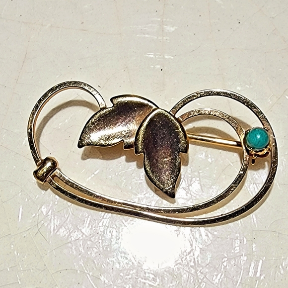 Dce vintage gold to leave brooch, grannycore, cottagecore - Picture 1 of 5